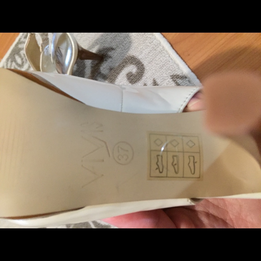 Heels - Picture 6 of 6